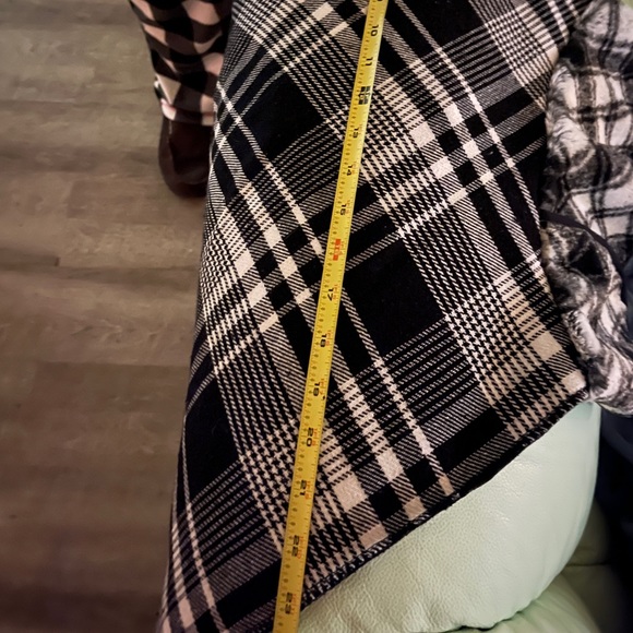 ๐๐cozy and cute Arianna By Howard's poncho. ๐๐ - Picture 5 of 6